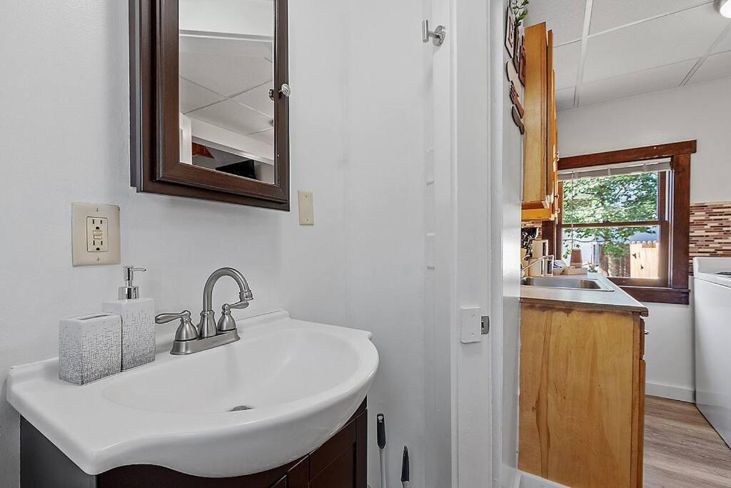 New!! Lovely Unit W/ Private Hot Tub And Patio! Laconia Exterior foto